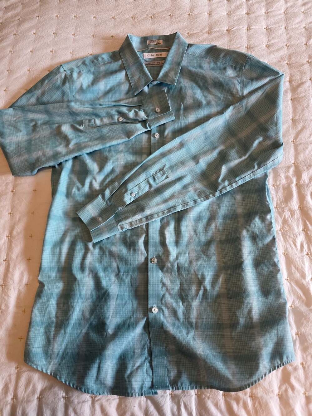 Calvin Klein Men's Non-Iron Body Fit Blue Plaid Long Sleeve Dress Shirt